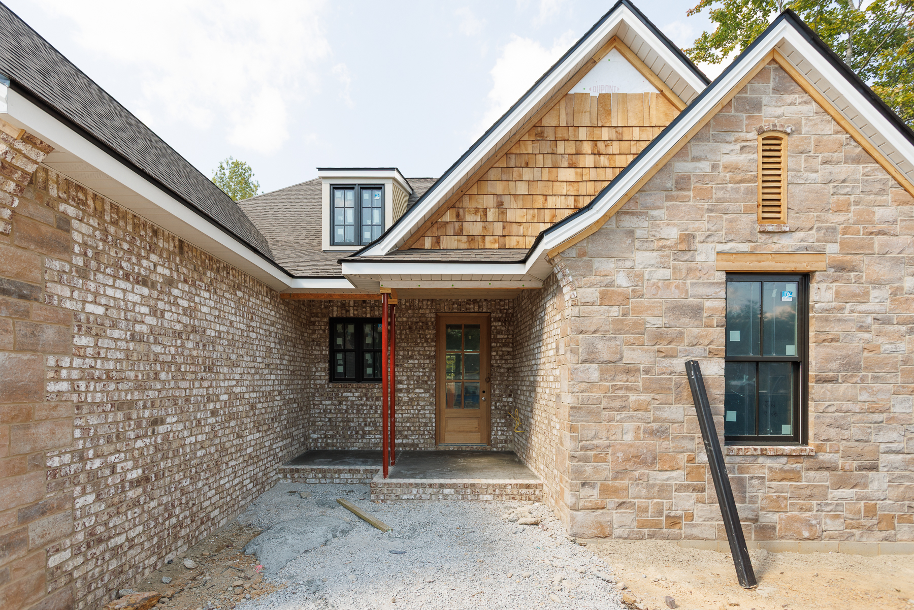 103 Laurelwood October-15